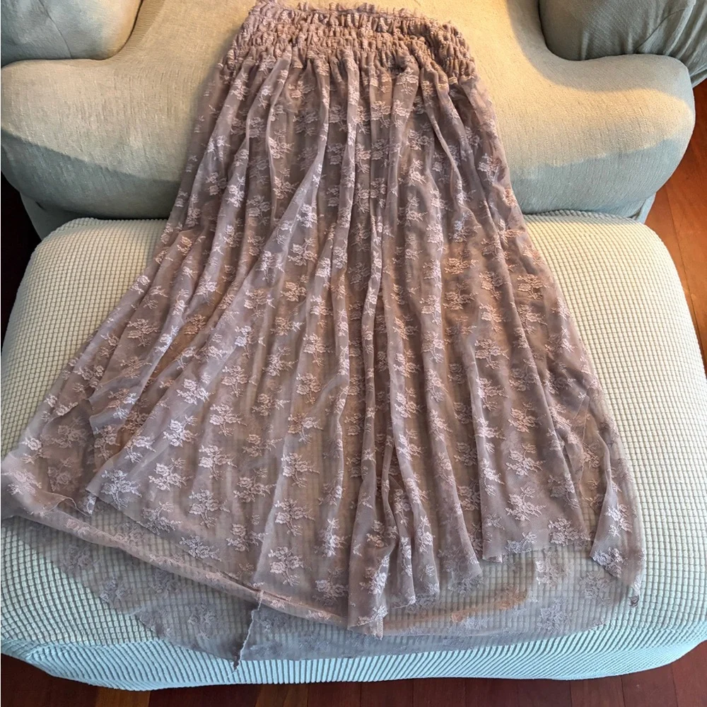 Free People Floral Lace Maxi Skirt in Mauve - Picture 4 of 8